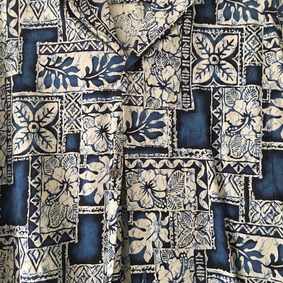 Bundle of Hawaiian Shirts🌸🌺🌈🌊 - Picture 7 of 8